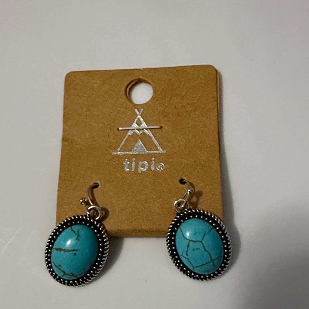 NWT Turquoise Silvertone Earrings